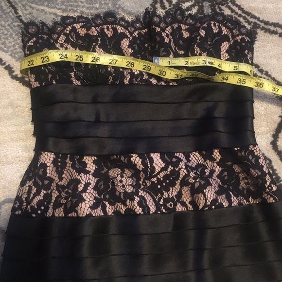 BCBG MAX AZRIA lace dress size 2P - Picture 4 of 8